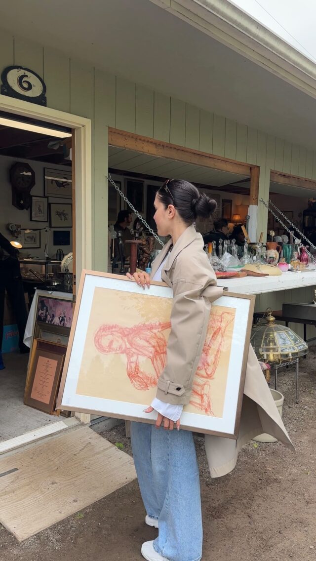 Best way to spend a long weekend Sunday! We love a tchotchke.

📍Aberfoyle Antique Market